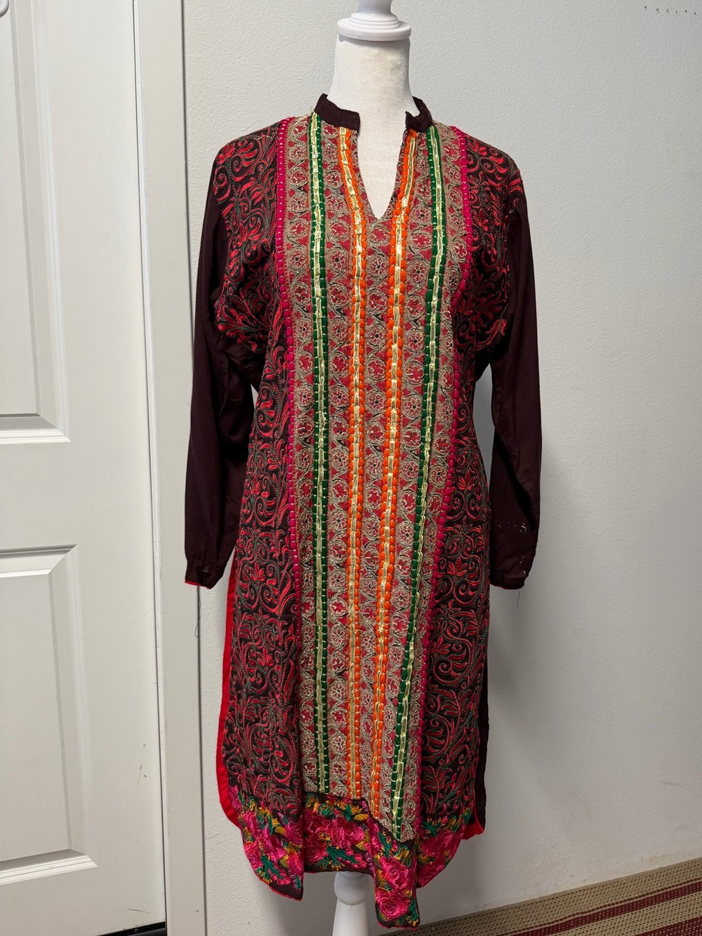 Vintage Pakistani Brown Multicolor Heavily Embroidered Kurta Kameez